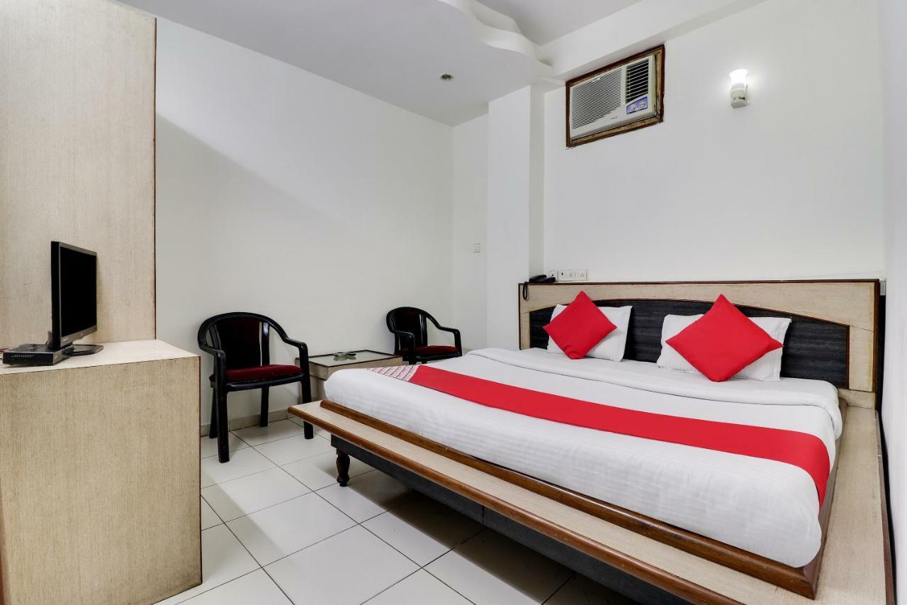 Oyo 45398 Kunal Hotel Etāwah Dış mekan fotoğraf