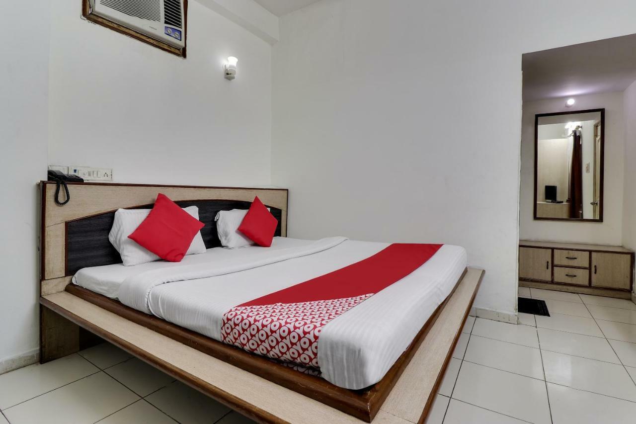 Oyo 45398 Kunal Hotel Etāwah Dış mekan fotoğraf
