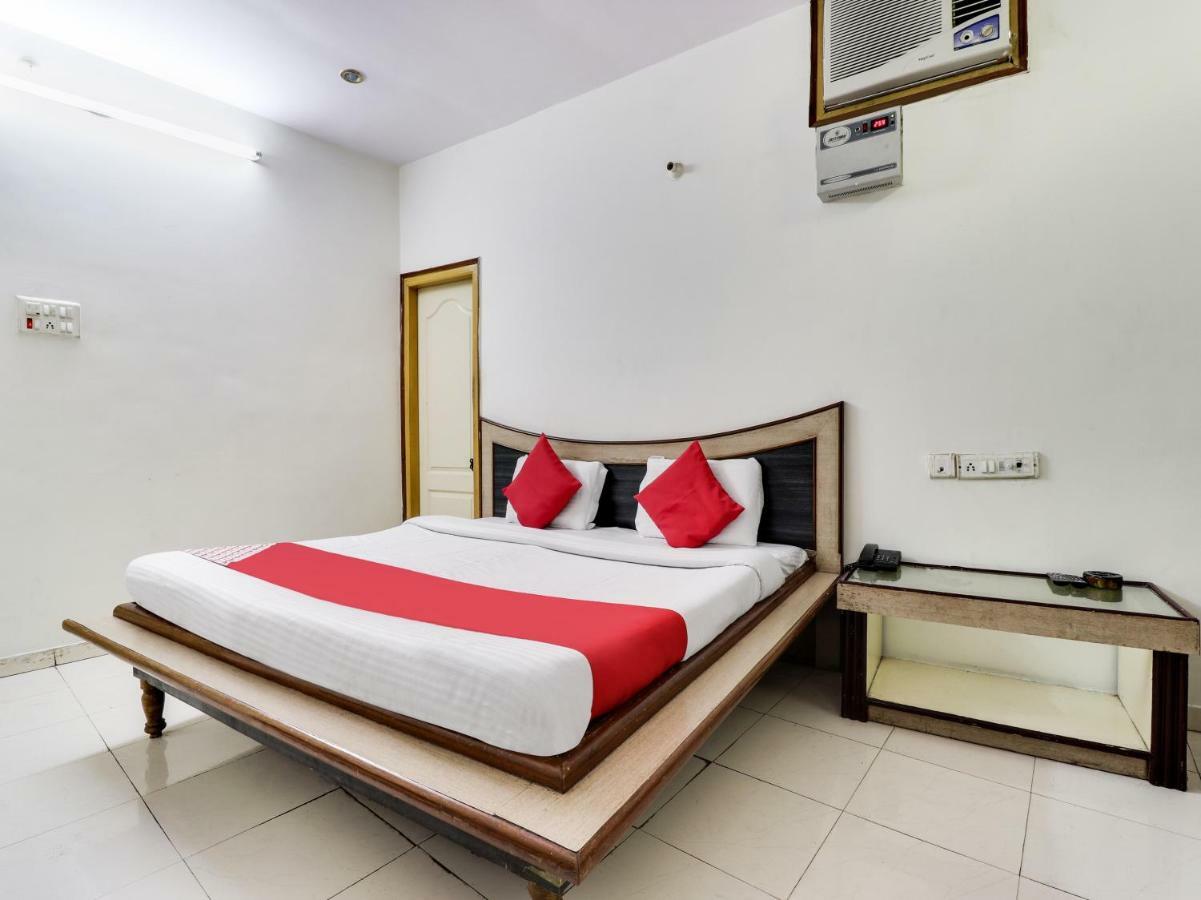 Oyo 45398 Kunal Hotel Etāwah Dış mekan fotoğraf