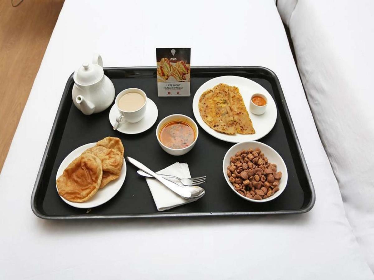 Oyo 45398 Kunal Hotel Etāwah Dış mekan fotoğraf